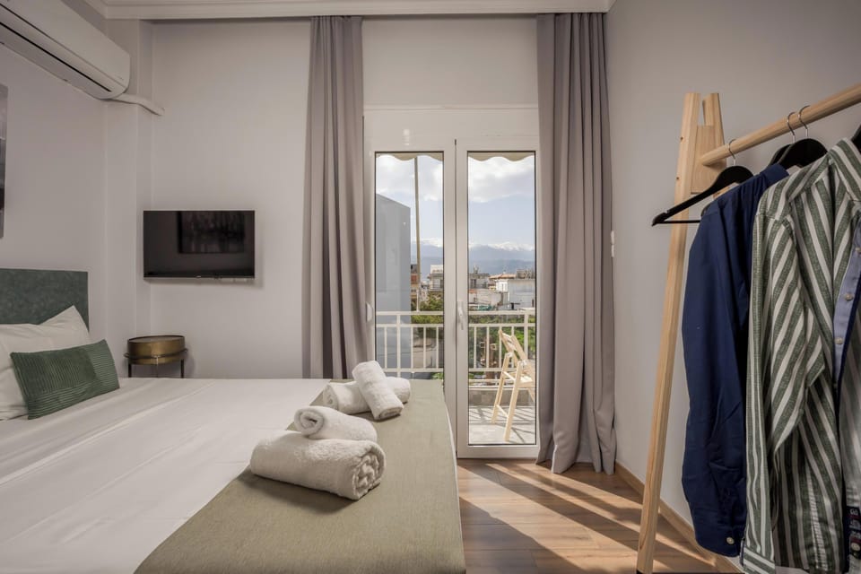 Comfort Apartment | 2 bedrooms, in-room safe, blackout drapes, iron/ironing board