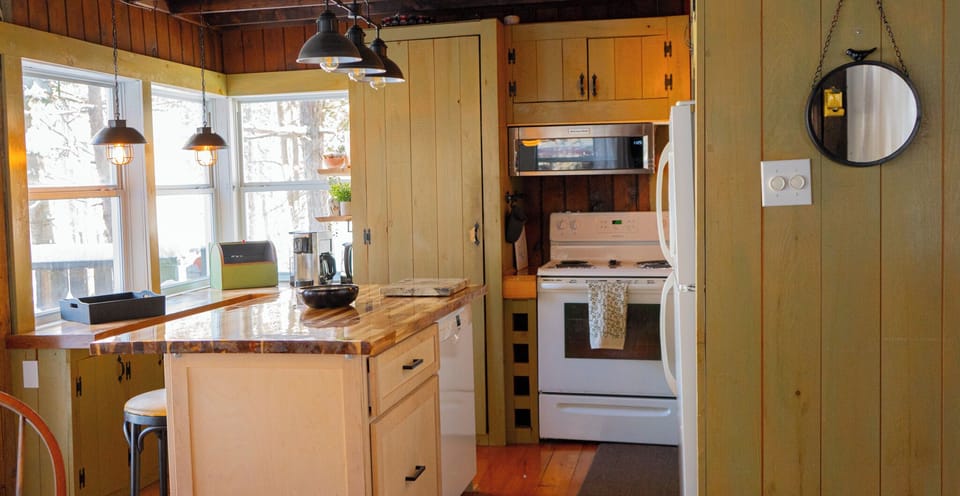 Full kitchen.<<<<Cooking with a view