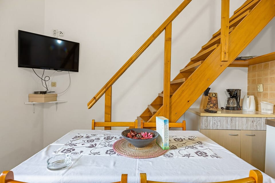 Apartment | Dining