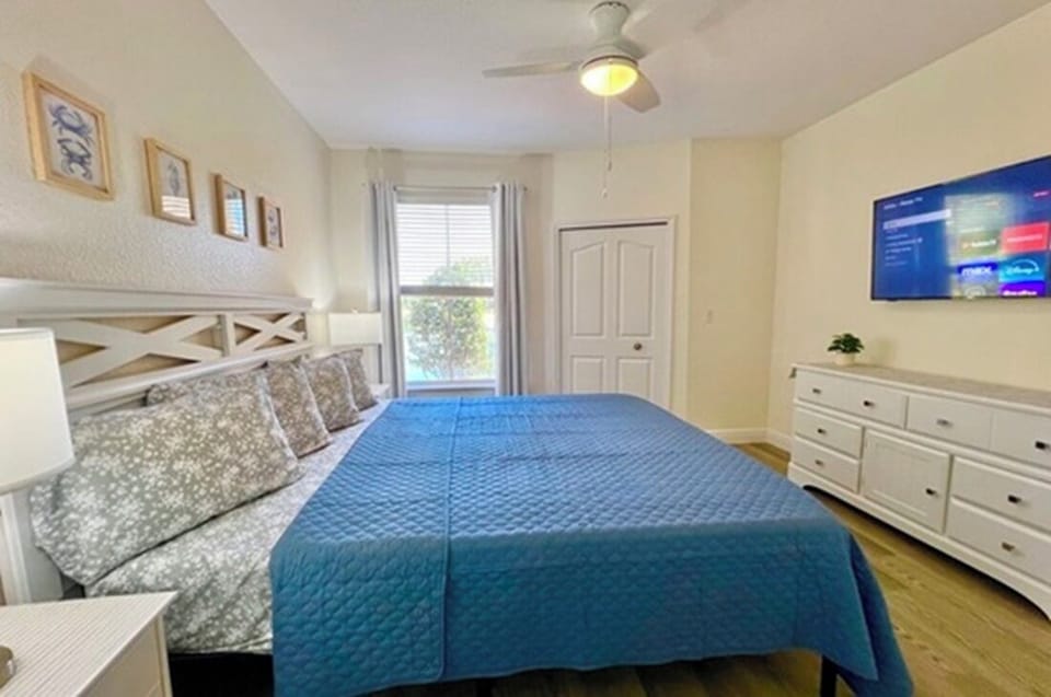 Ceiling Fan and Large Walkin Closet