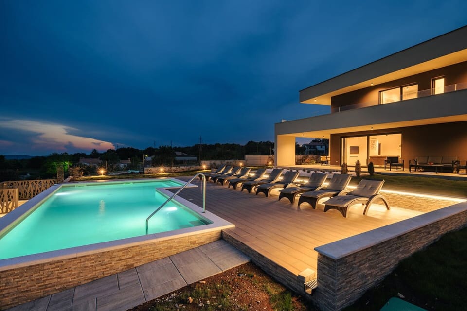 Villa | Pool | Indoor pool, outdoor pool