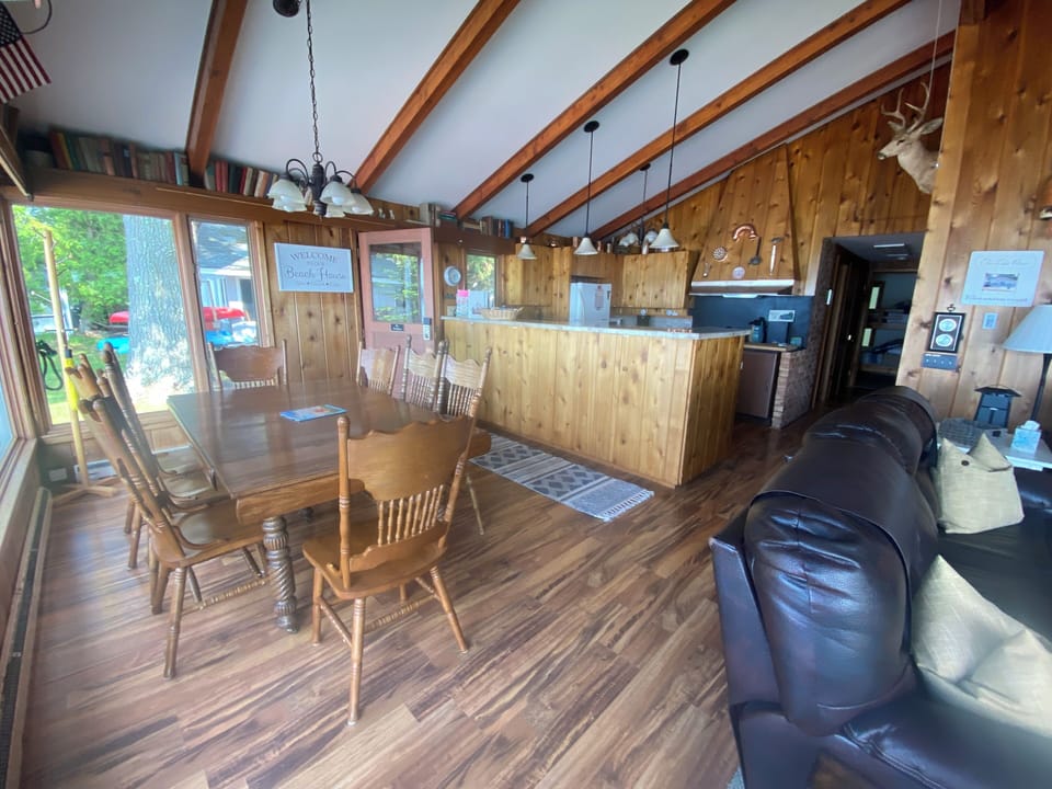 Large table to fit the entire family