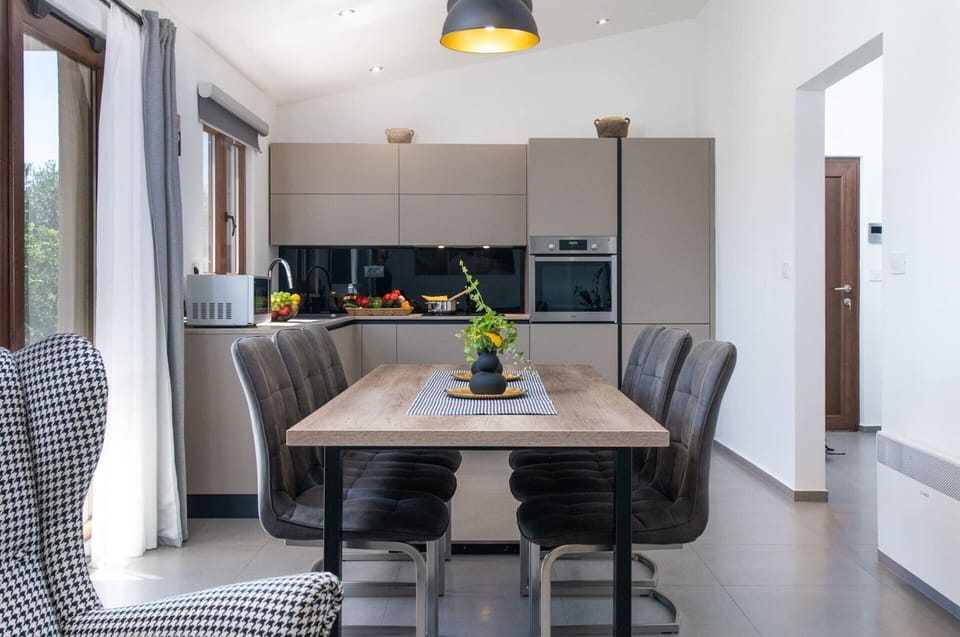 Villa | Dining