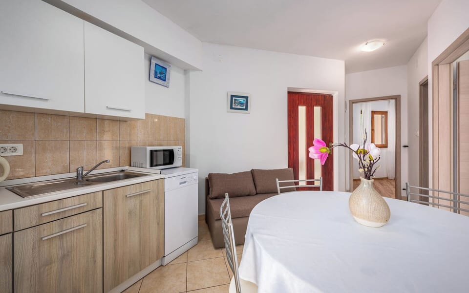 Apartment | Private kitchen | Highchair