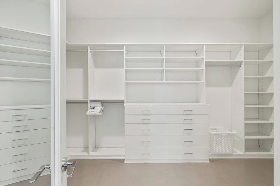 Master Suite features a walk-in closet.