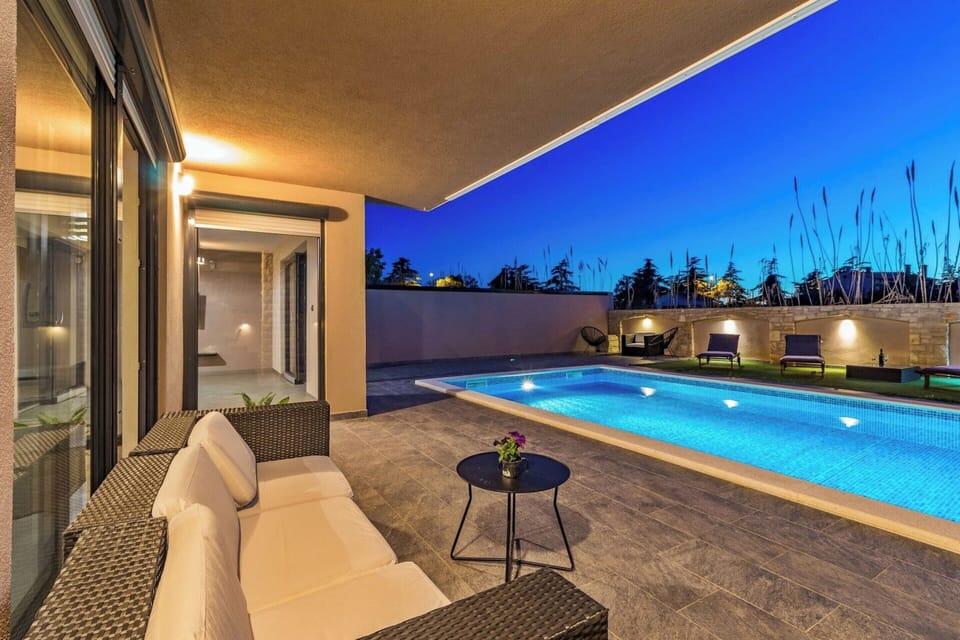 Villa | Pool | Indoor pool, outdoor pool
