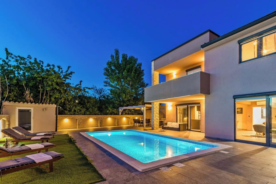 Villa | Pool | Indoor pool, outdoor pool