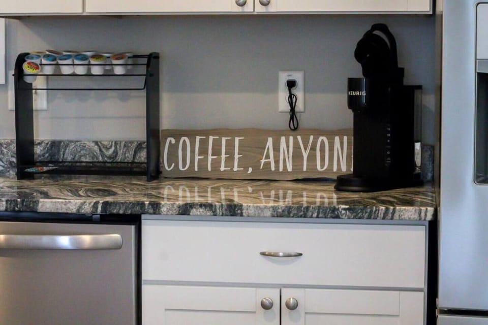 083ea81e-bea5-4222-a05a-c7d7b7c3a06d