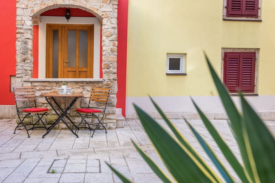 House | Outdoor dining