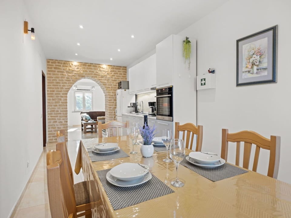 Apartment | Dining