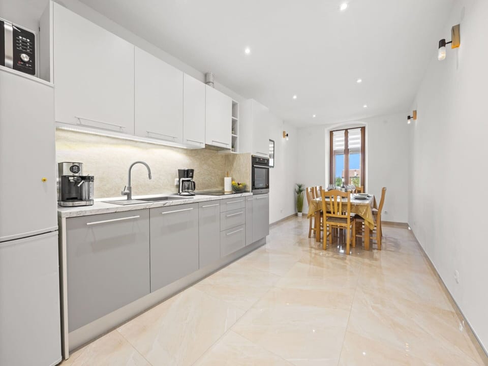 Apartment | Private kitchen | Highchair