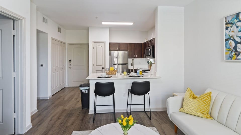Counter Top with Dinning Chairs
