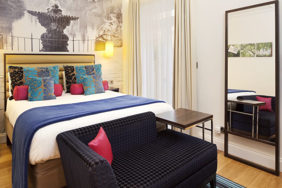 Premium Room, 1 Queen Bed, Patio | Premium bedding, free minibar, in-room safe, individually decorated
