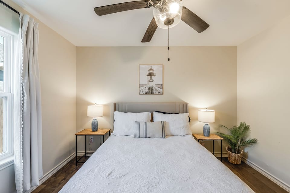 Drift into dreamland in this cozy bedroom, designed for ultimate comfort and relaxation. The perfect retreat after a long day! 🌙🛏️