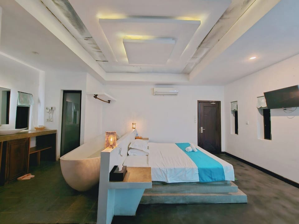Egyptian cotton sheets, premium bedding, free WiFi, bed sheets