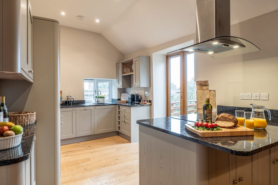 Topside Kitchen  - StayCotswold
