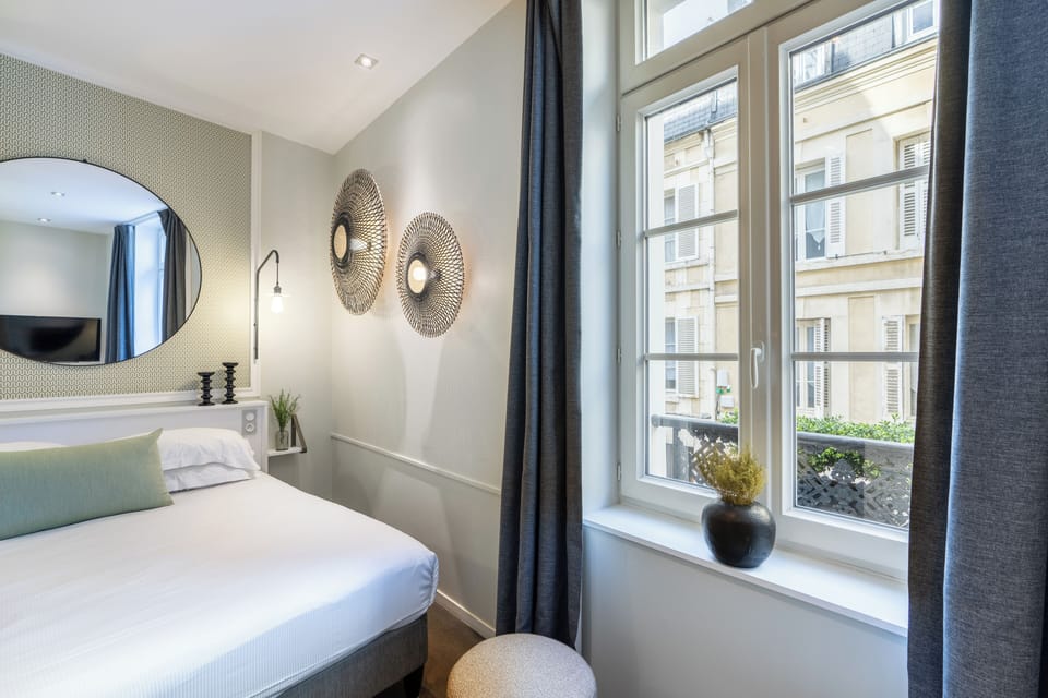 Superior Room, 1 King Bed | Premium bedding, in-room safe, desk, soundproofing