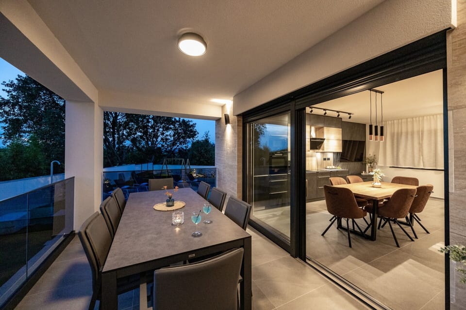 Villa | Outdoor dining