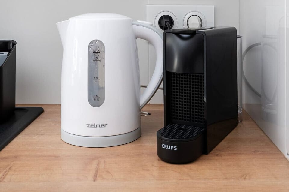 Coffee Machine | Book Now with RENTUJEMY.COM