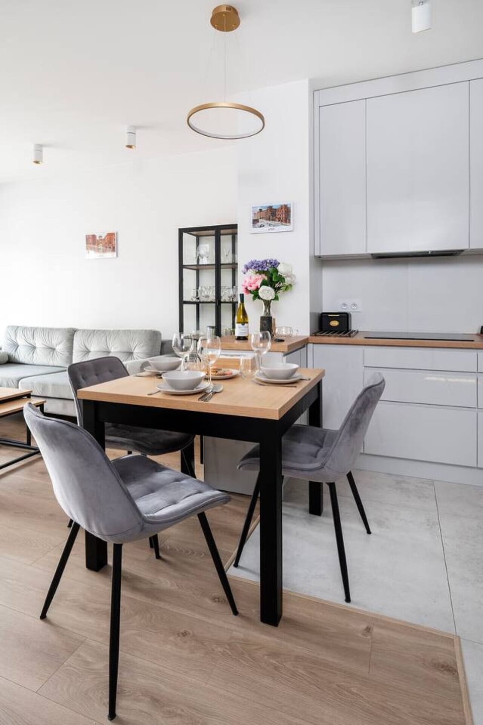 Dining Area | Book Now with RENTUJEMY.COM