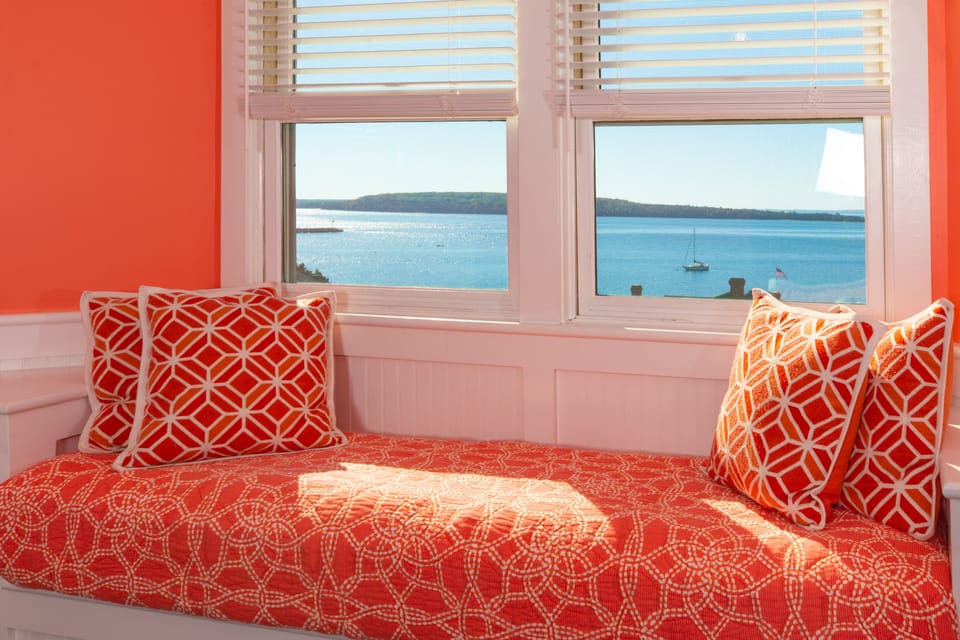 Premium Suite, 1 Bedroom, Harbor View | Living area | TV