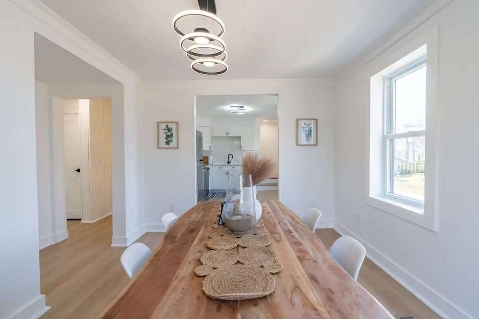 Spacious Dining Area for Shared Meals & Gatherings!