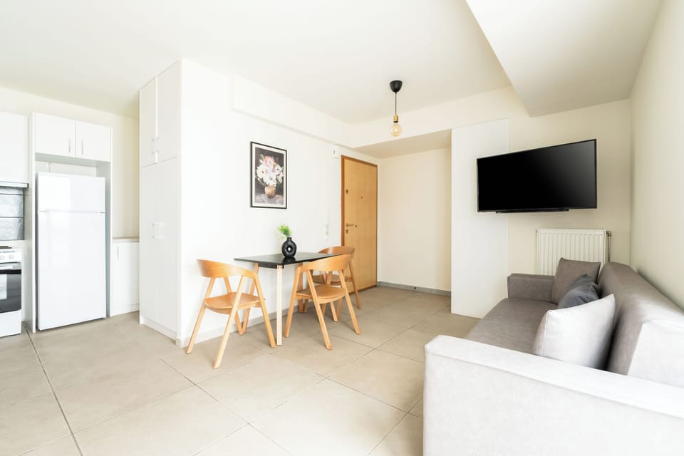 Studio, Balcony | Living area
