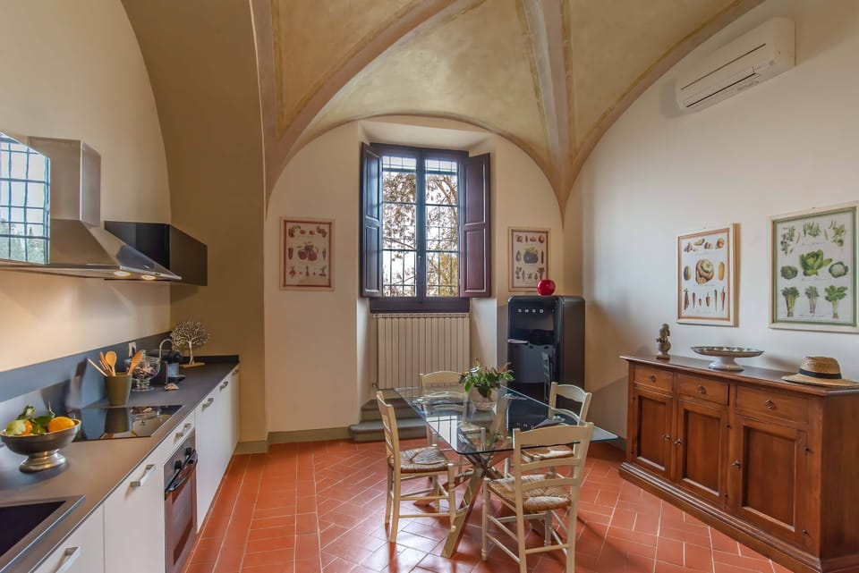 Apartment, 2 Bedrooms (Michelangelo) | Private kitchen | Full-size fridge, microwave, oven, stovetop