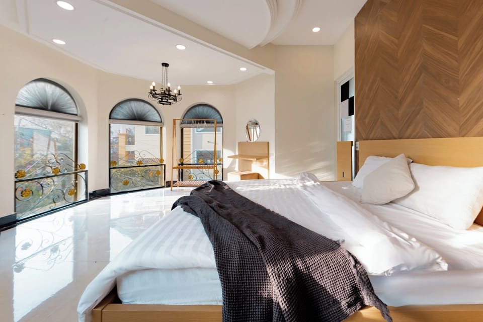 Basic Double Room | Soundproofing, free WiFi