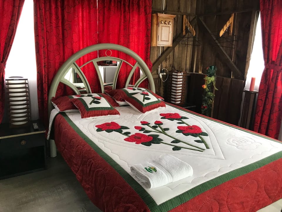 Bungalow, Private Bathroom, Garden View | Premium bedding, in-room safe, desk, free WiFi