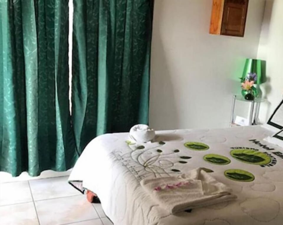 Premium bedding, in-room safe, desk, free WiFi