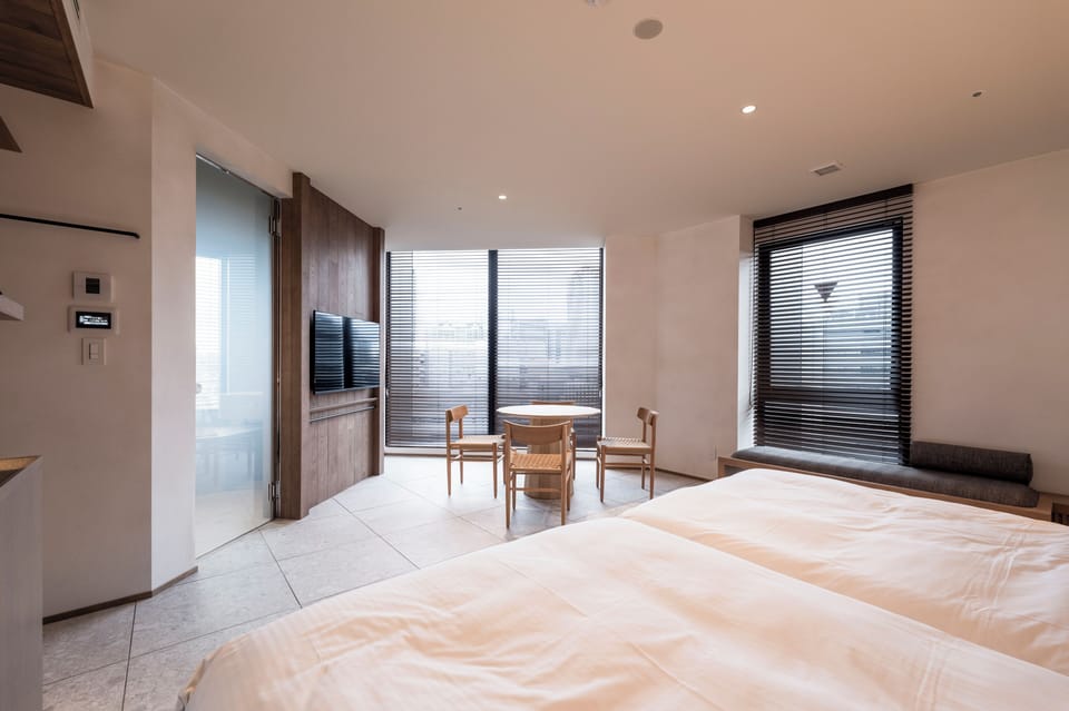 Exclusive Quadruple Room | Desk, laptop workspace, soundproofing, iron/ironing board