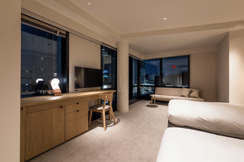 Deluxe Quadruple Room | Desk, laptop workspace, soundproofing, free WiFi