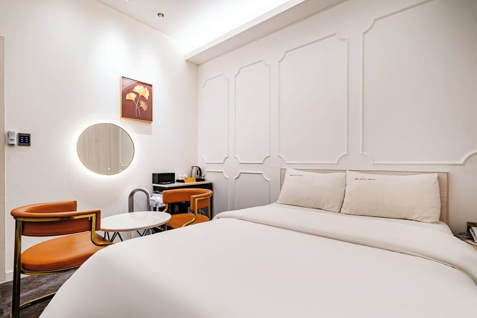 Standard Room | Premium bedding, down comforters, memory foam beds, desk