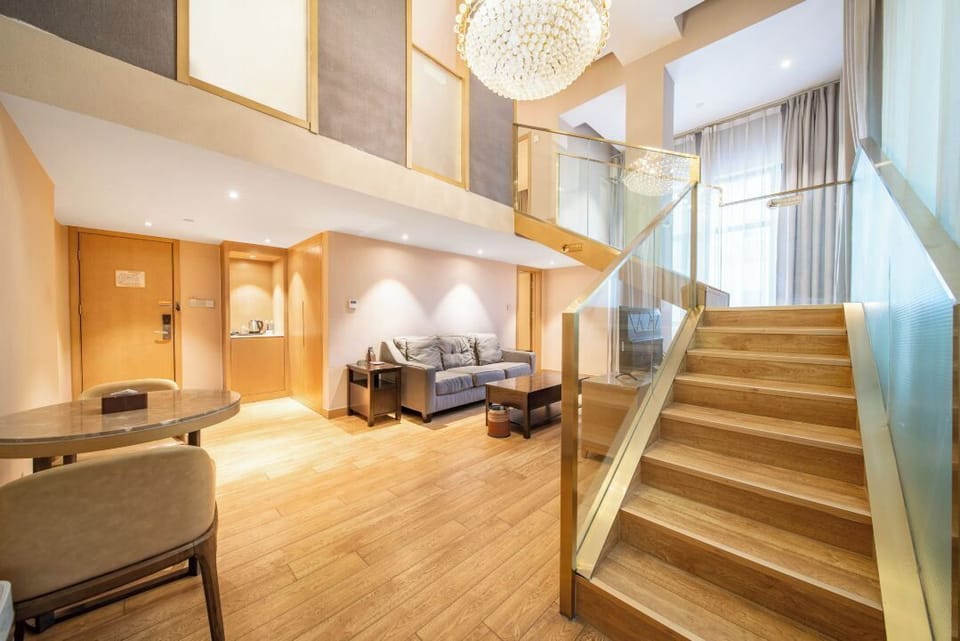 Superior Suite | Laptop workspace, blackout drapes, WiFi (free), bed sheets