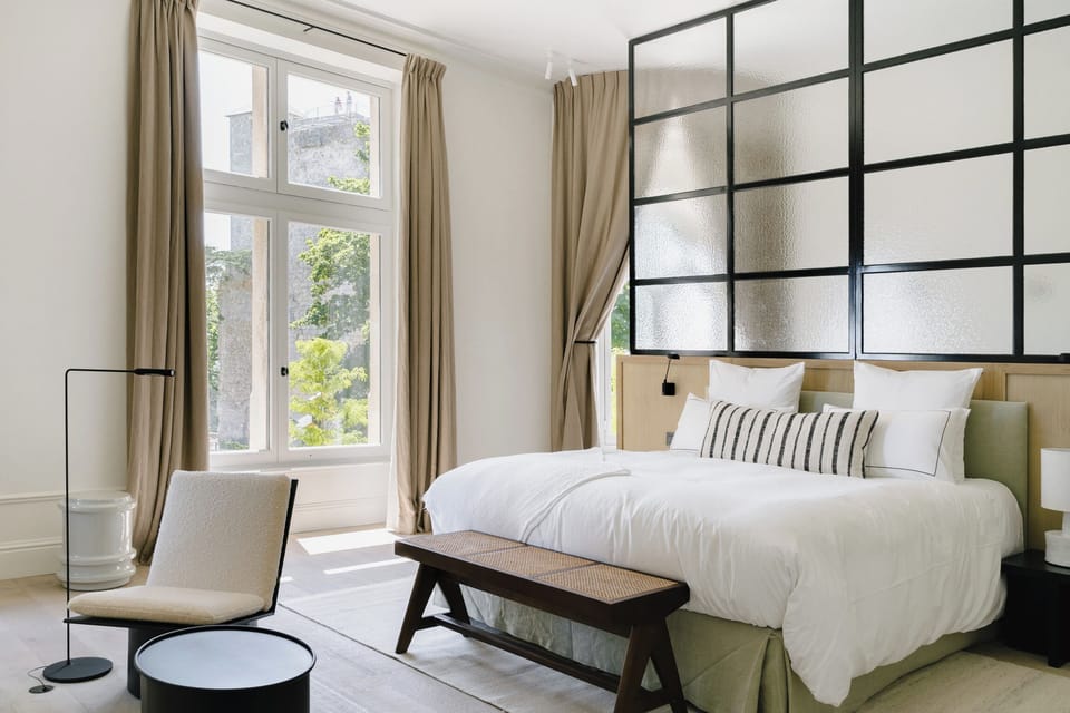 Signature Suite | Minibar, cribs/infant beds, free WiFi, bed sheets