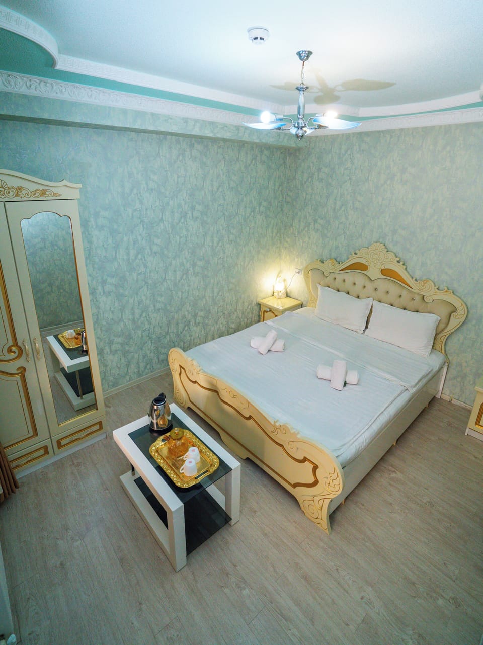 Double Room | Hypo-allergenic bedding available, desk, soundproofing