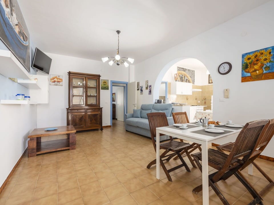Furniture, Interior Design, Flooring, Floor, Ceiling, Couch, Room, Apartment, Table, Chair