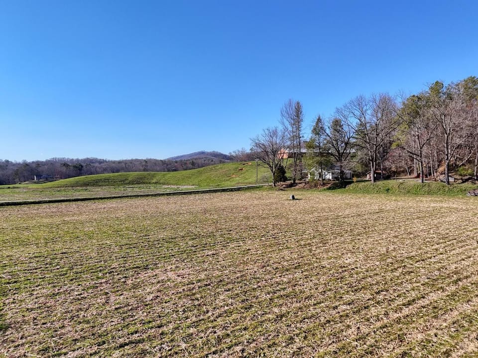 Rolling hills, open skies, and the peaceful rhythm of the mountains.
