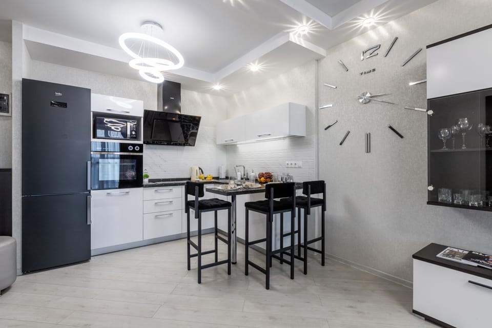 Comfort Apartment, Courtyard View | Private kitchen | Full-size fridge, microwave, oven, stovetop