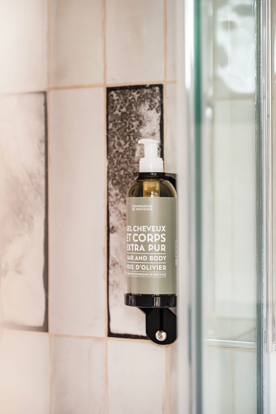 Quadruple Room | Bathroom | Shower, hair dryer, towels, soap