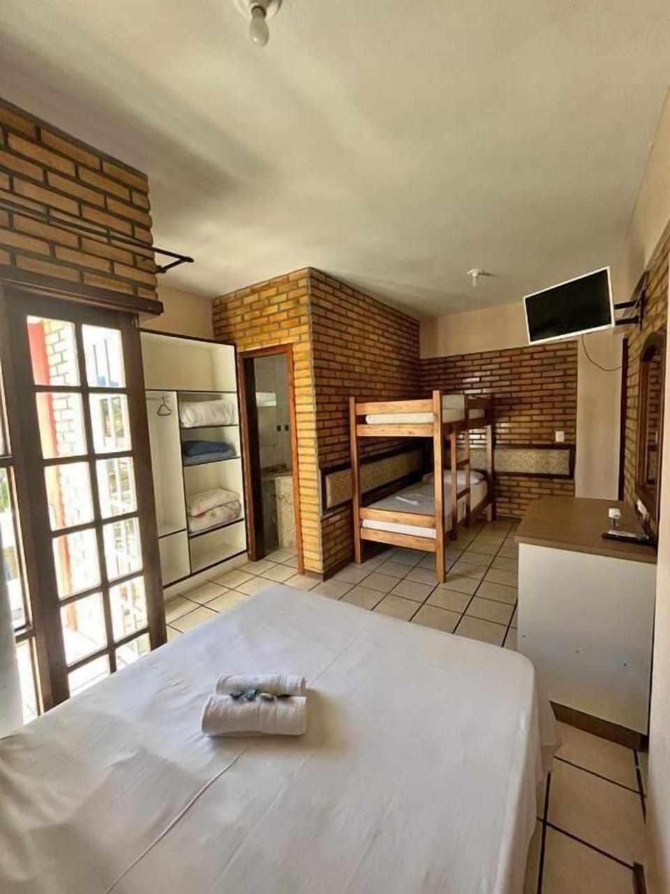 Basic Quadruple Room | Free WiFi, bed sheets