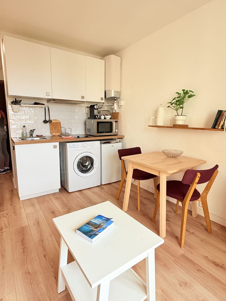 Studio, Balcony, Partial Lake View | Dining