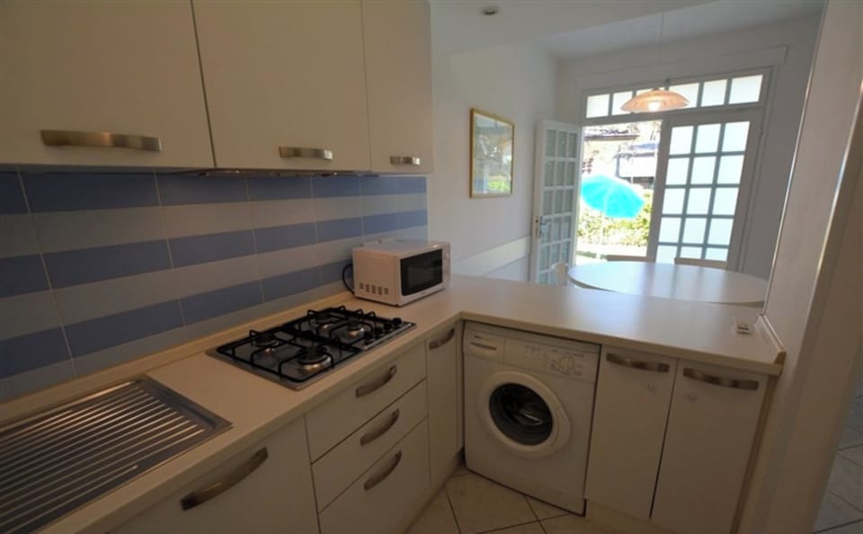 Villa, 3 Bedrooms, Patio, Garden View | Interior