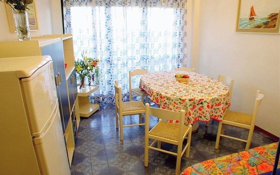 Apartment, 2 Bedrooms, Balcony | Dining room