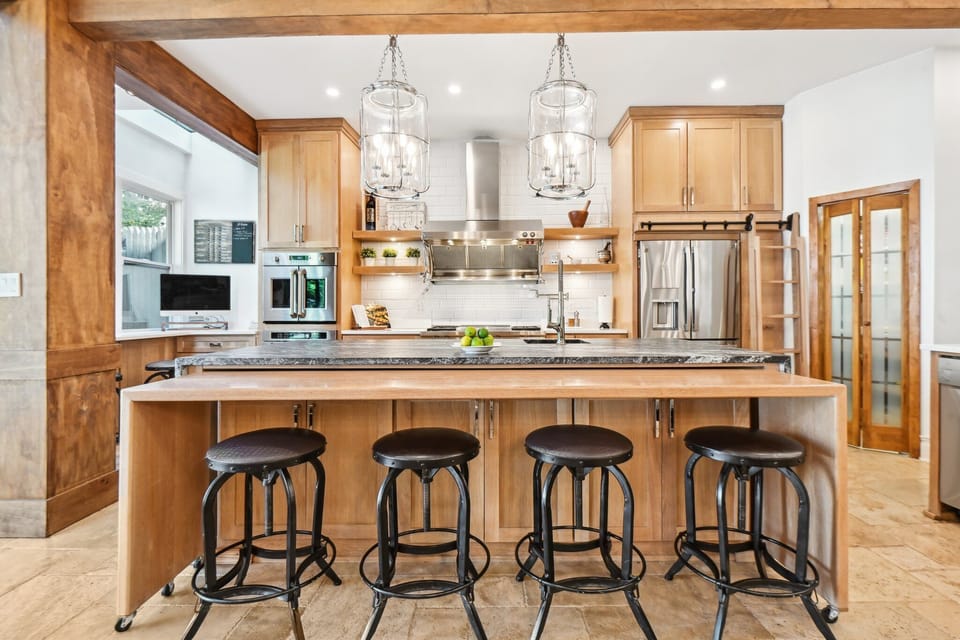 Breakfast bar seating at the island