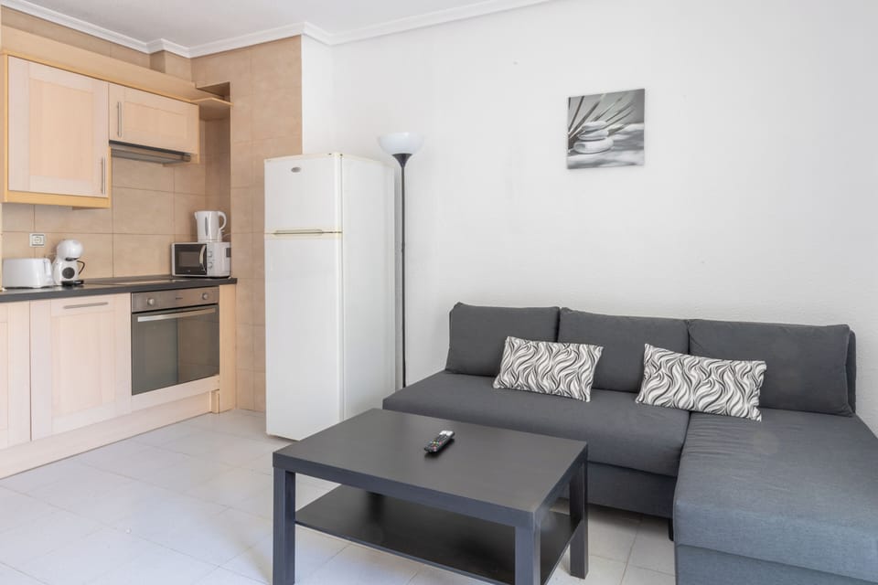 Apartment, 2 Bedrooms, Accessible, Balcony | Living room
