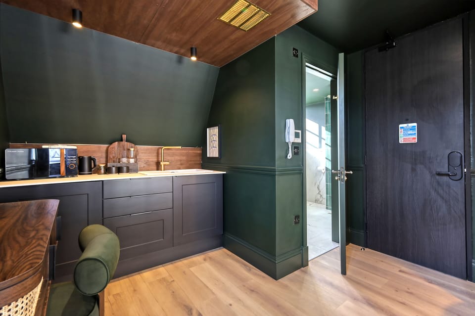 Superior Double Room | In-room safe, individually decorated, individually furnished