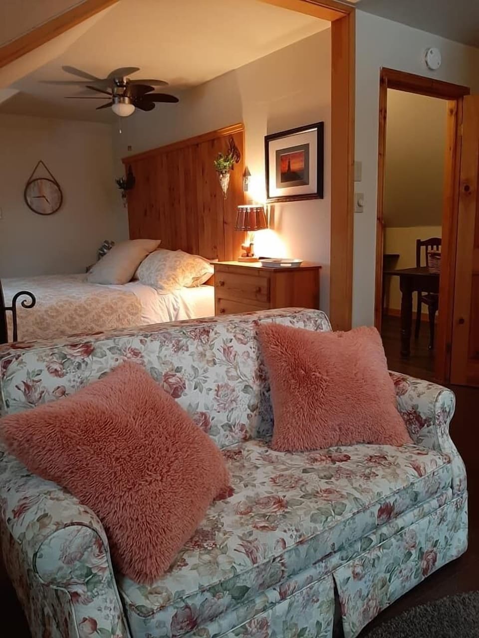 North Mountain Suite | Premium bedding, iron/ironing board, free WiFi