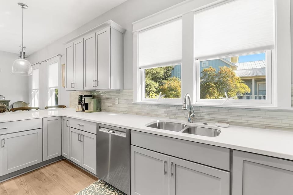 House, Multiple Beds (Pineapple & Palms) | Private kitchen | Oven, toaster